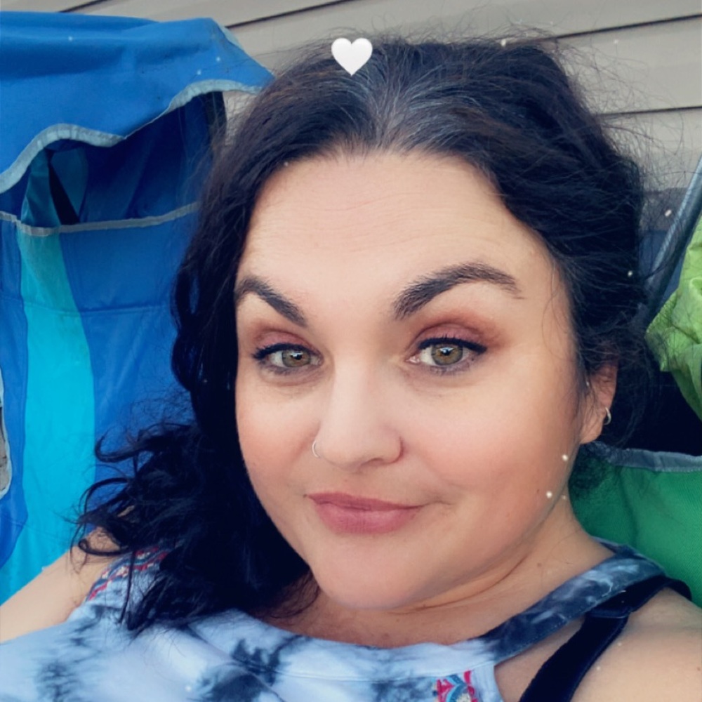 Meet your Posher, Leigh